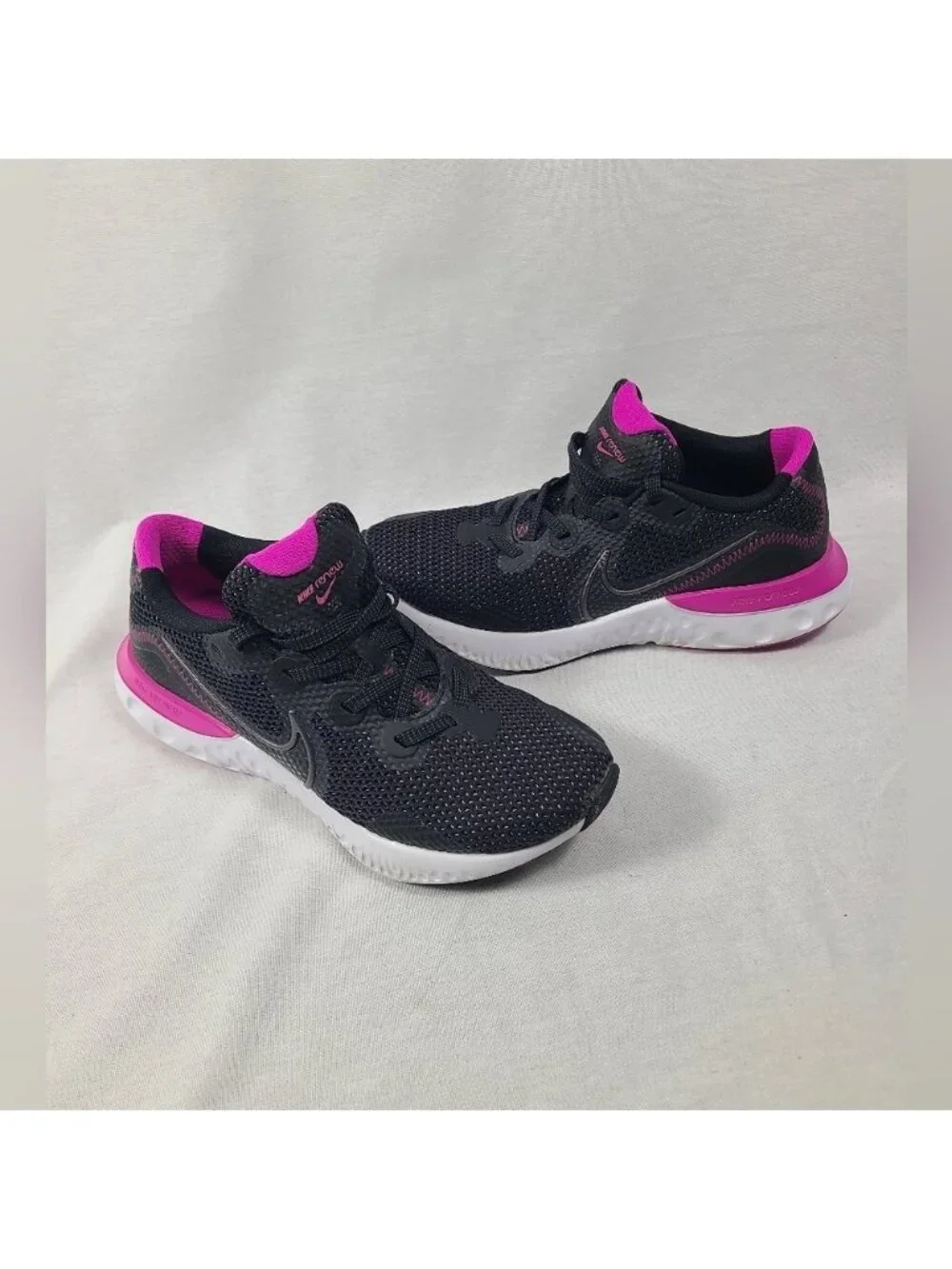 Nike Renew Run Black White shoes womens size 6